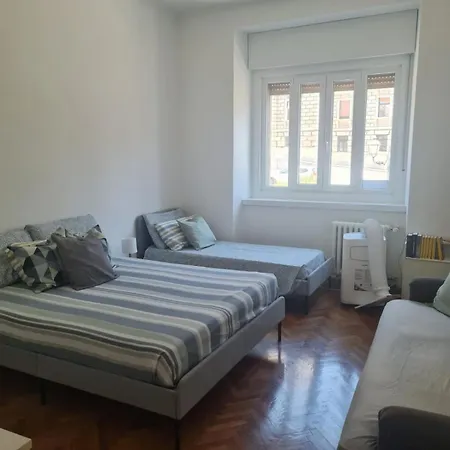 Casa Piazza Oberdan Apartment Triest