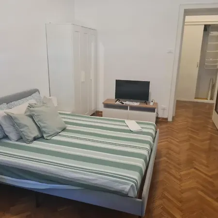 Apartment Casa Piazza Oberdan Triest